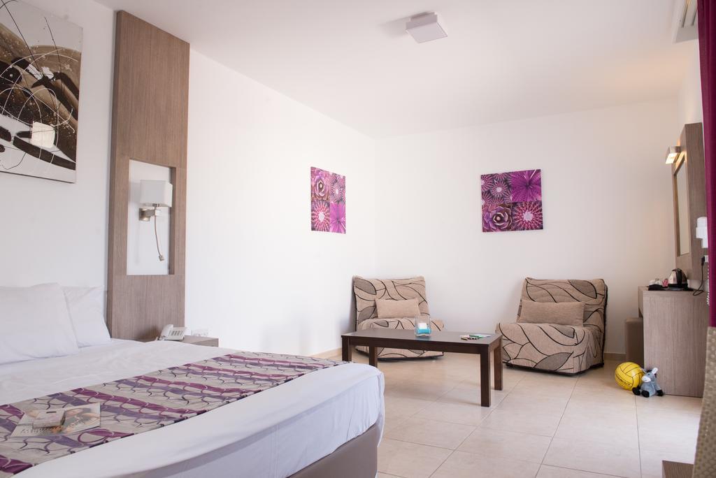 New Famagusta Hotel & Suites Ajia Napa Pokój zdjęcie